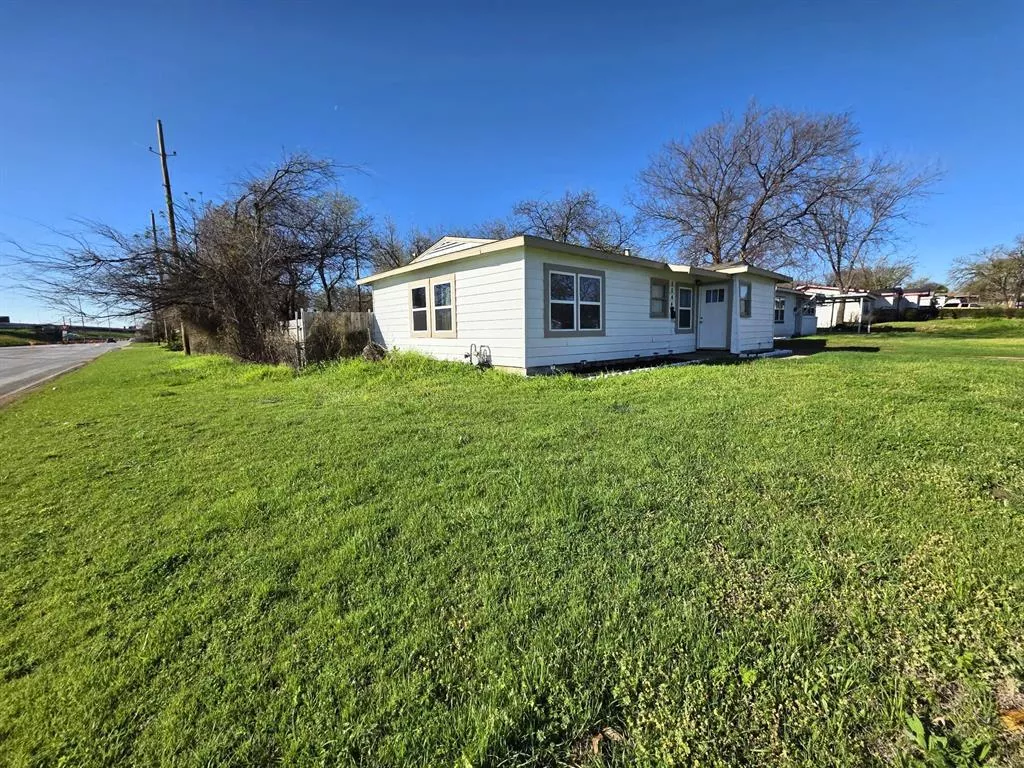 6044 Prothrow Street, Fort Worth, Texas 76112