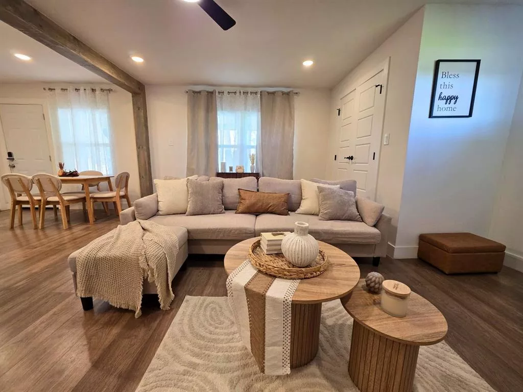 6044 Prothrow Street, Fort Worth, Texas 76112