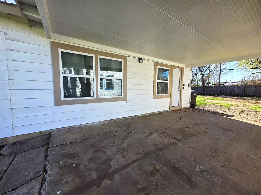 6044 Prothrow Street, Fort Worth, Texas 76112