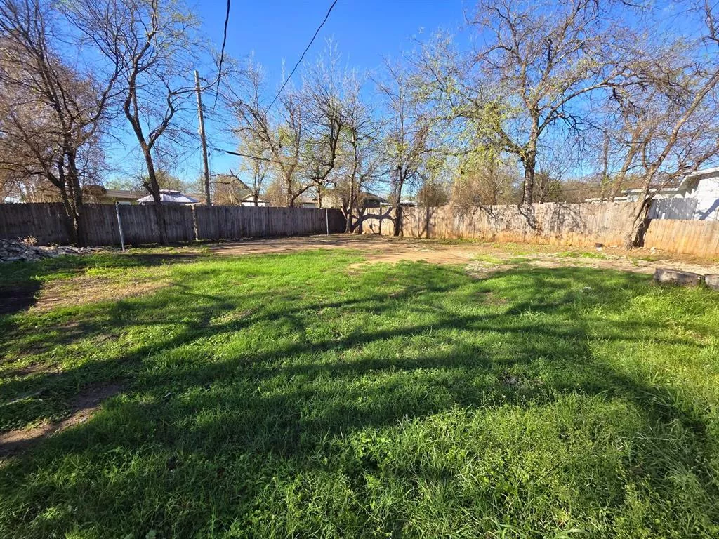 6044 Prothrow Street, Fort Worth, Texas 76112