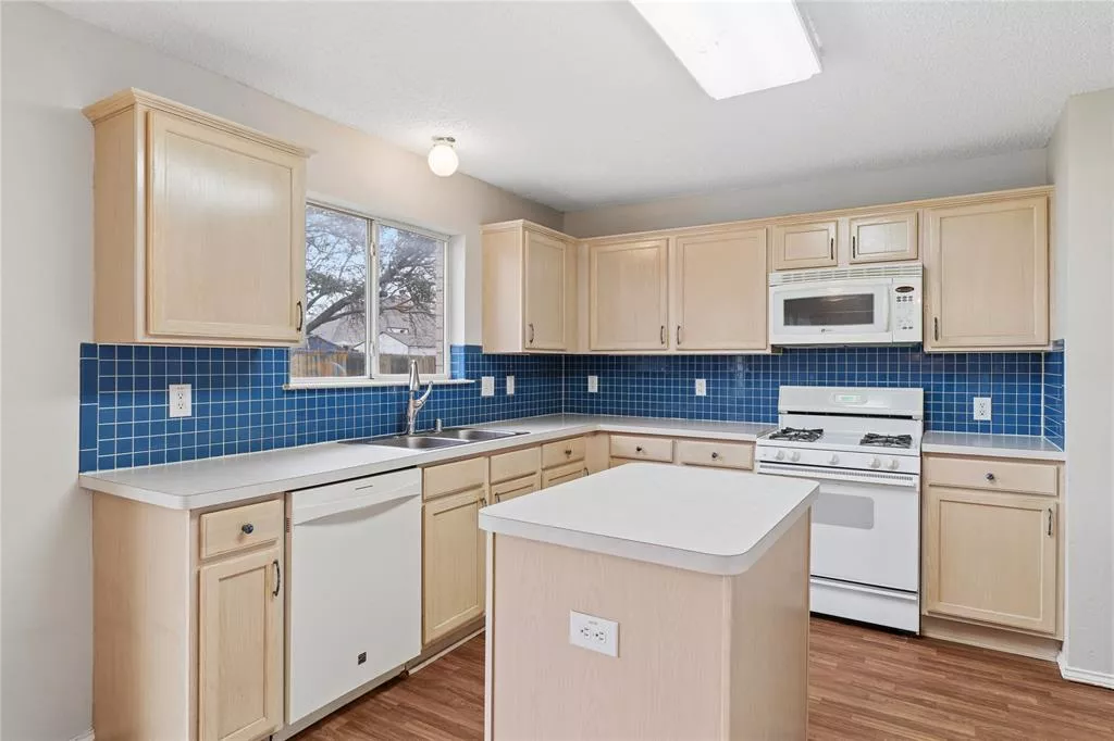 7522 Armstrong Lane, Rowlett, Texas 75089