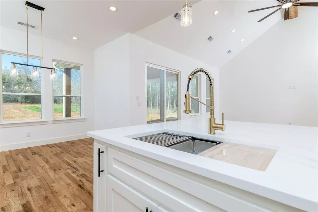 948 County Road 414 Cleburne, Texas 76031