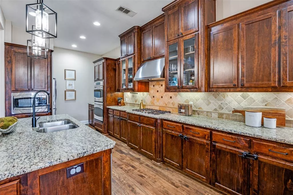 8025 Strathmill Drive, The Colony, Texas 75056