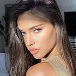 alexis cierra alexis cierra