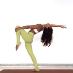 Barefoot Yoginist - Mel