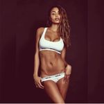 BELLA DAVIS BELLA DAVIS
