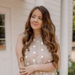 Kaitlyn (Simply Stylish Blog)