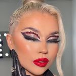 #MOLLYJACKSMAKEUP