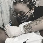 Tatuadora Leticia