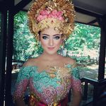 Valldy Kressanggie Kebaya