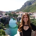 Sarah | Travel Blogger