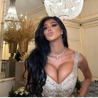 Chloe khan instagram