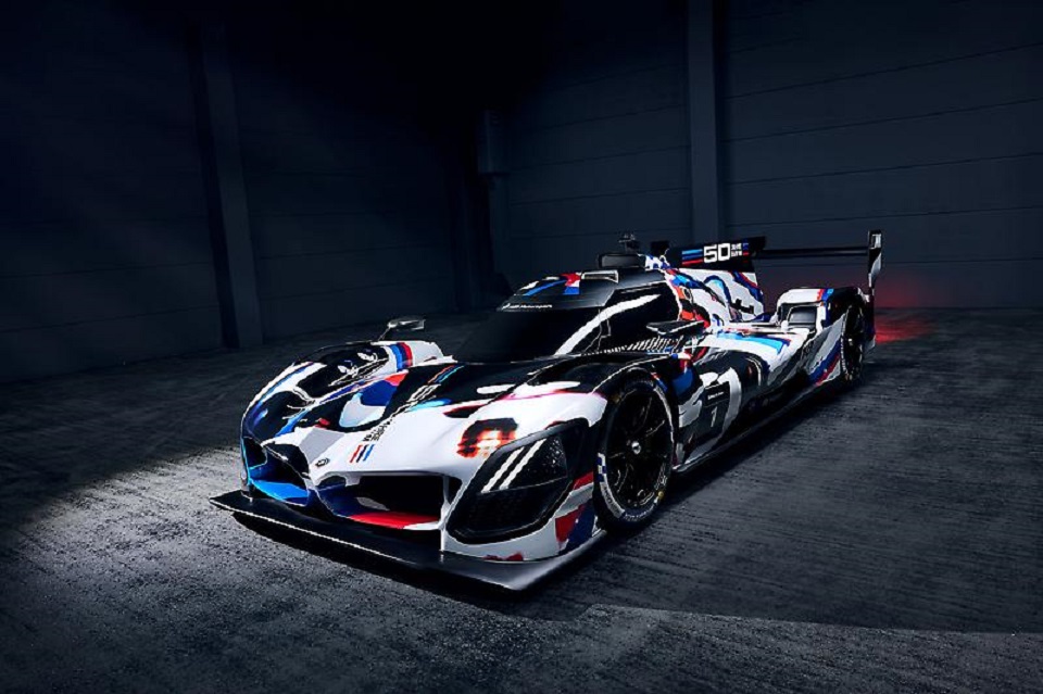 BMW M Hybrid V8 debuts with an exciting comouflage livery