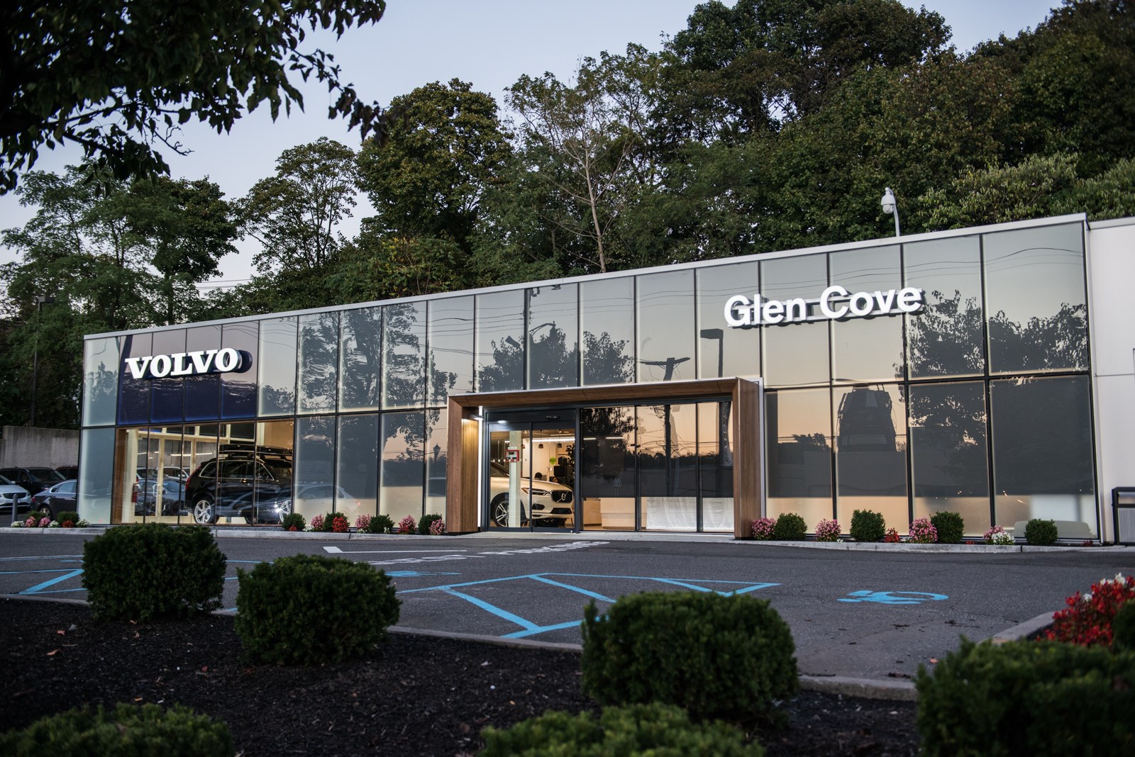 Volvo Cars Glen Cove