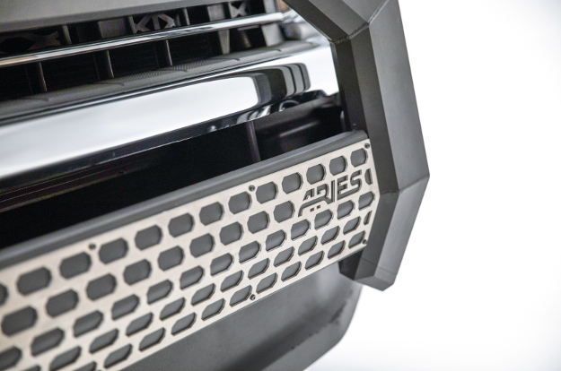 ARIES AdvantEDGE™ black truck bull bar with paintable cover plate ARIES AdvantEDGE™ black truck bull bar with paintable cover plate