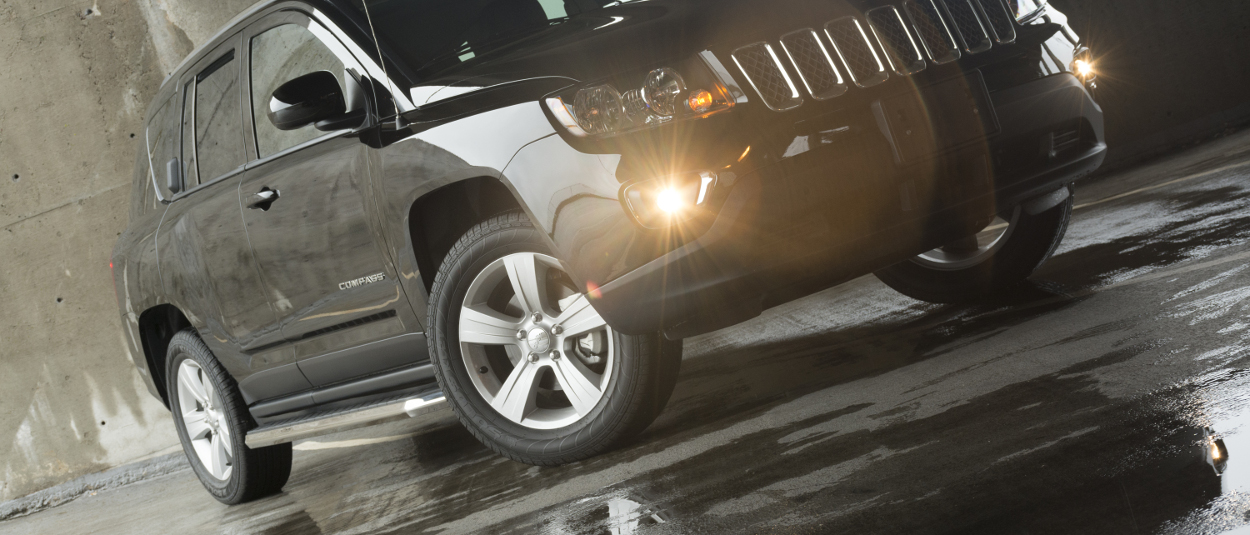 2015 Jeep Compass with ARIES AeroTread® SUV running boards 2015 Jeep Compass with ARIES AeroTread® SUV running boards