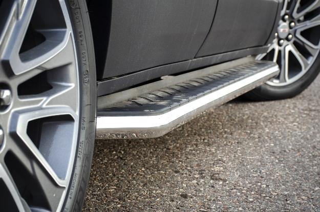 ARIES AeroTread® stainless running boards on 2018 GMC Acadia ARIES AeroTread® stainless running boards on 2018 GMC Acadia