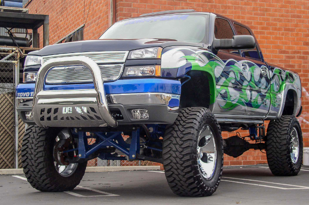 Custom lifted 2007 Chevrolet Silverado 1500 with ARIES Big Horn™ bull bar