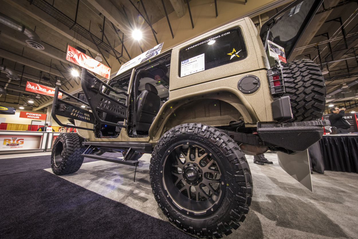 Learn about Jeep Wrangler & Gladiator Tube Doors from ARIES