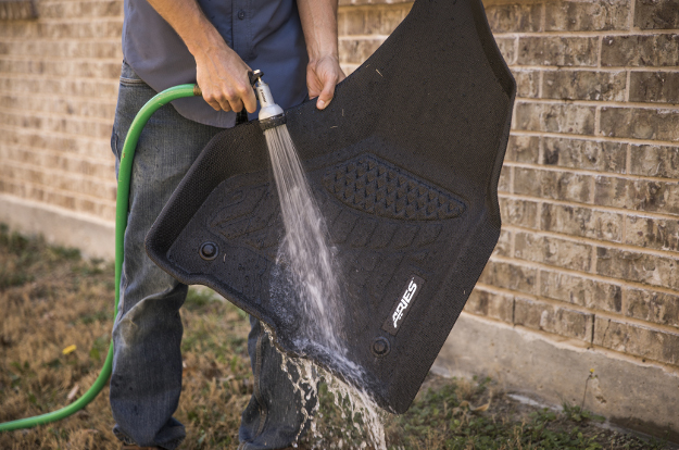 ARIES StyleGuard® XD floor liner - hose-off cleaning ARIES StyleGuard® XD floor liner - hose-off cleaning