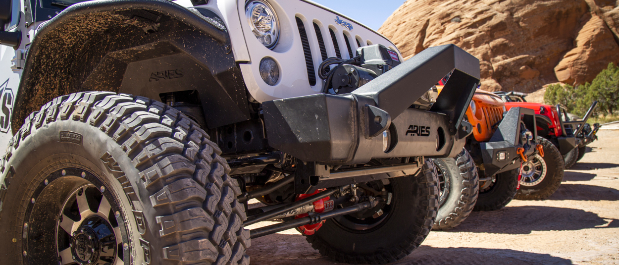 ARIES TrailCrusher® Jeep bumper on 2018 Jeep Wrangler JK Unlimited offroad