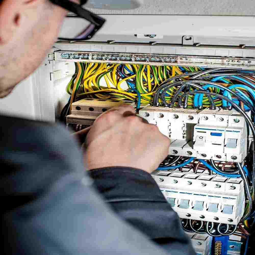 Electrician in Arlington