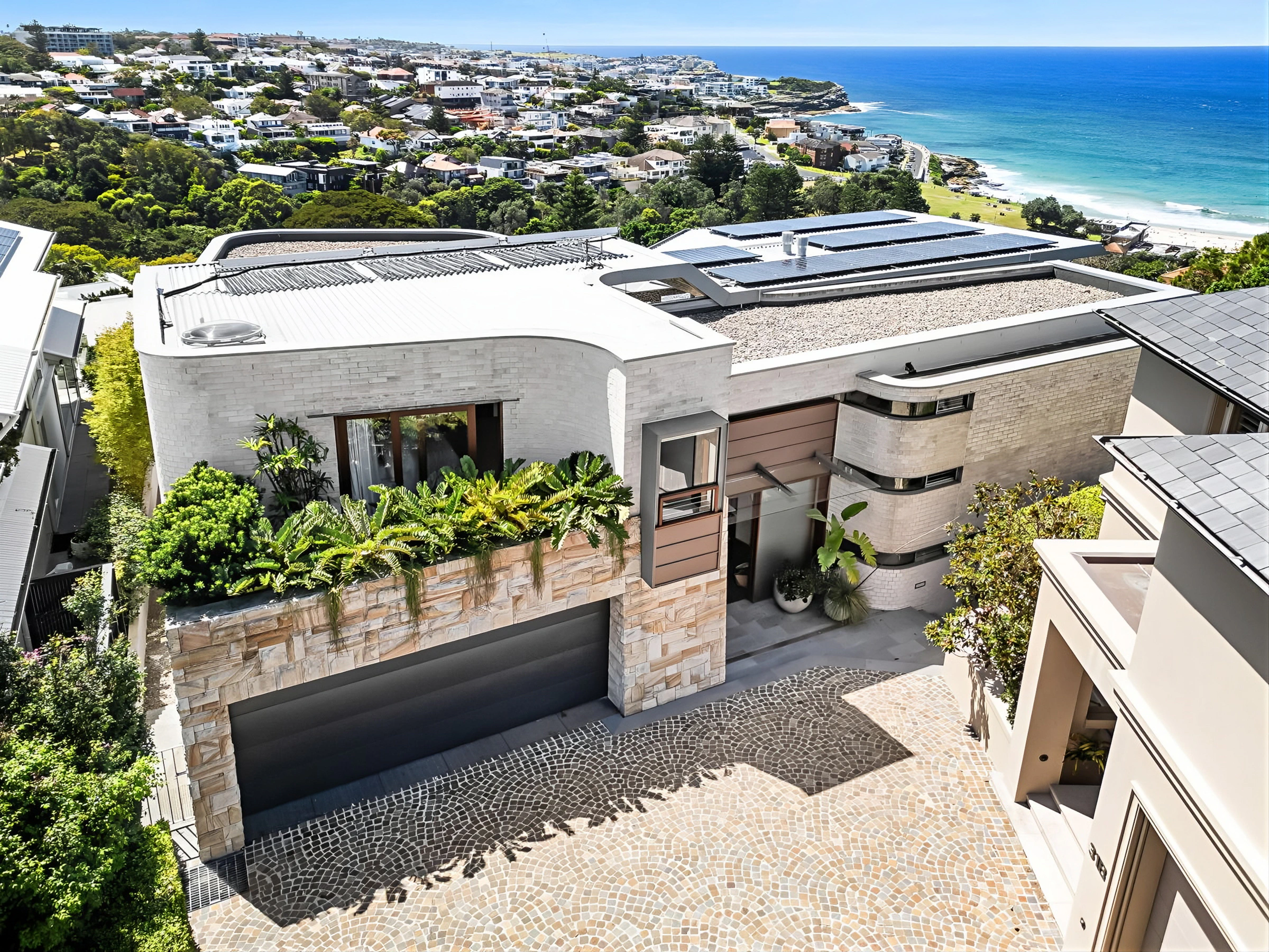Bird eye view of the property