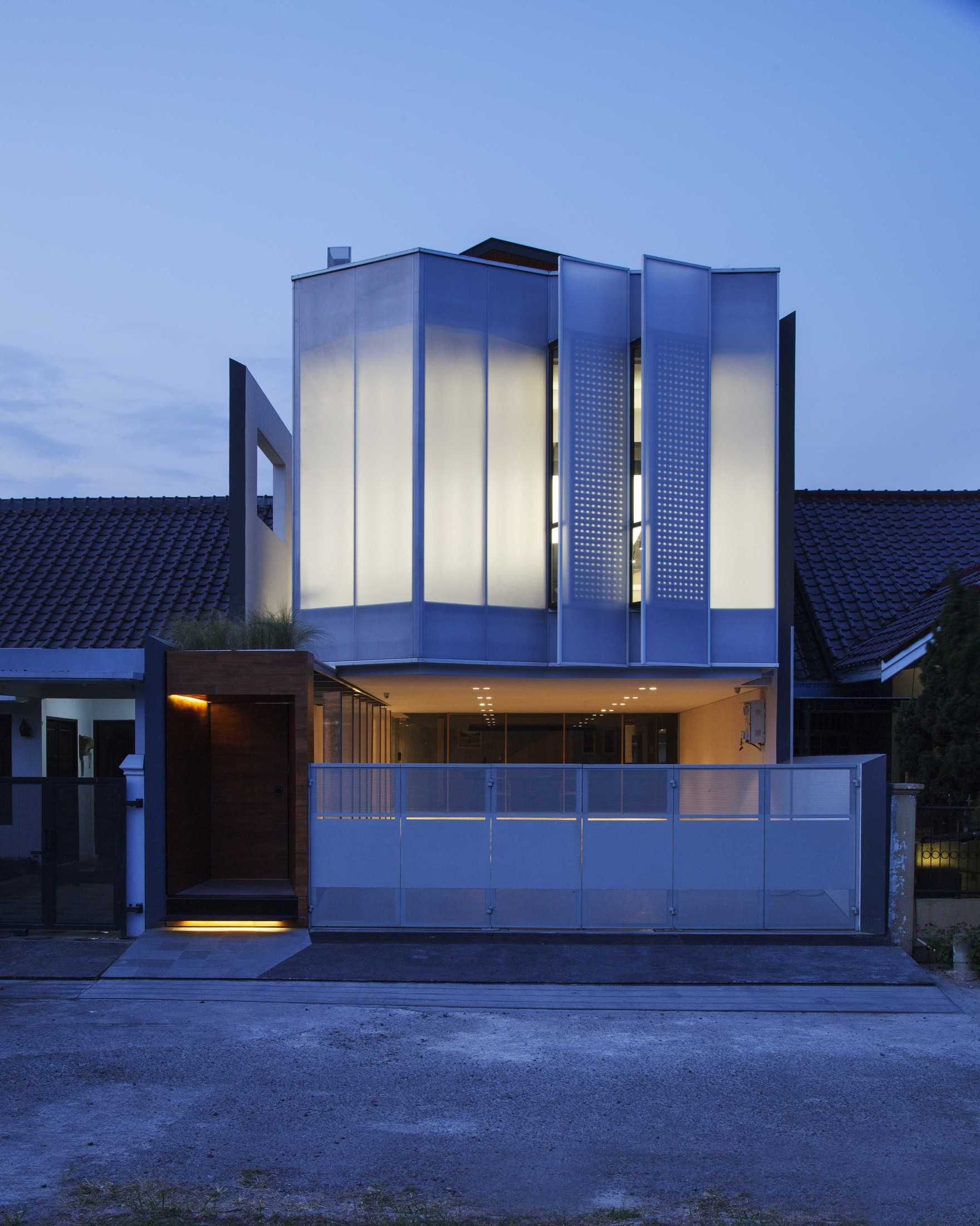 Design Intervention Dsn Intervention Studio Blok D15, Jl. Permata Ayu 2 No.6, Binong, Kec. Curug, Tangerang, Banten 15810, Indonesia Blok D15, Jl. Permata Ayu 2 No.6, Binong, Kec. Curug, Tangerang, Banten 15810, Indonesia Design-Intervention-Dsn-Intervention-Studio  96897