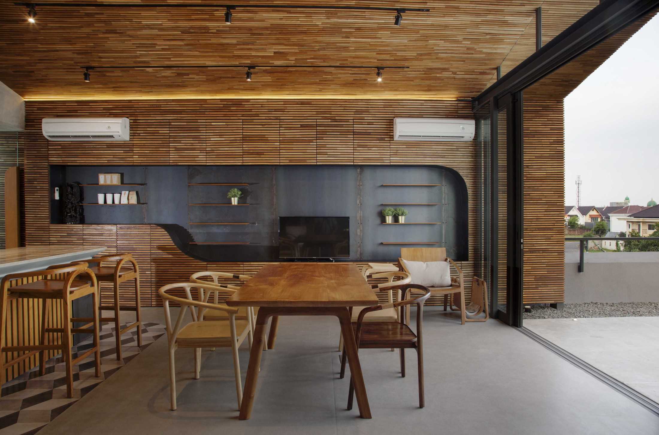 Design Intervention Dsn Intervention Studio Blok D15, Jl. Permata Ayu 2 No.6, Binong, Kec. Curug, Tangerang, Banten 15810, Indonesia Blok D15, Jl. Permata Ayu 2 No.6, Binong, Kec. Curug, Tangerang, Banten 15810, Indonesia Design-Intervention-Dsn-Intervention-Studio  96917