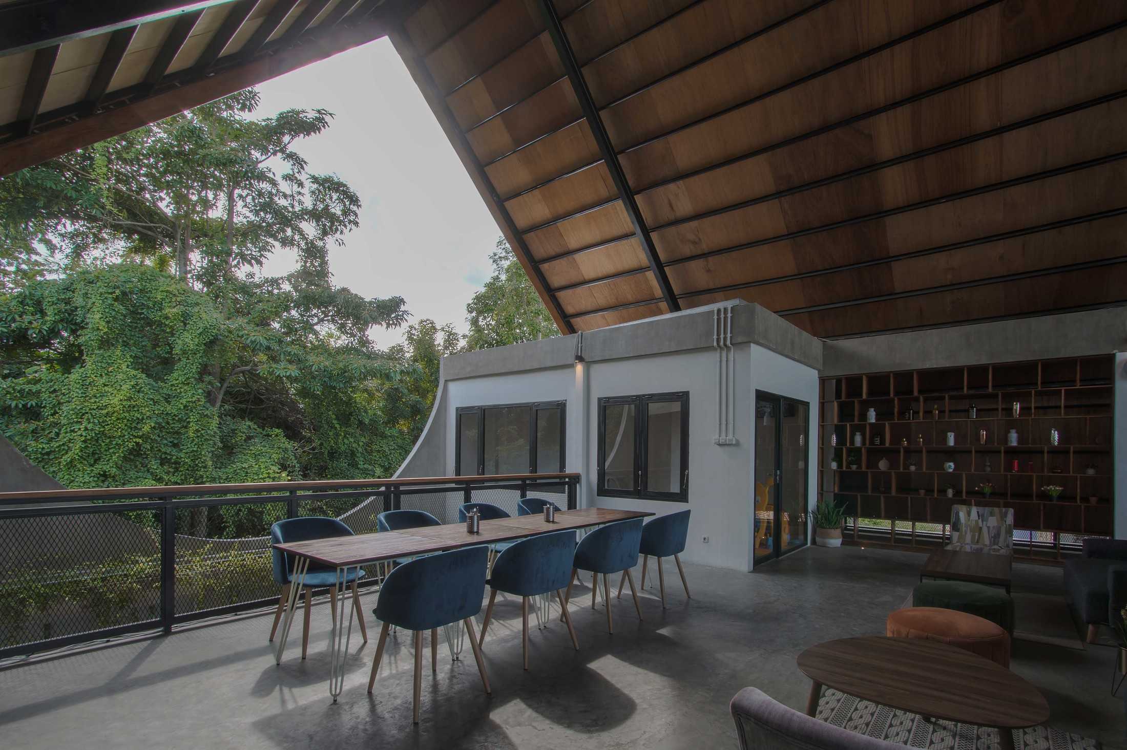 Miv Architects (Ar. Muhammad Ikhsan Hamiru, Iai & Partners) D I E R R A Pulau Selayar, Kab. Kepulauan Selayar, Sulawesi Selatan, Indonesia Pulau Selayar, Kab. Kepulauan Selayar, Sulawesi Selatan, Indonesia Miv-Architects-Ar-Muhammad-Ikhsan-Hamiru-Iai-Partners-D-I-E-R-R-A  134719