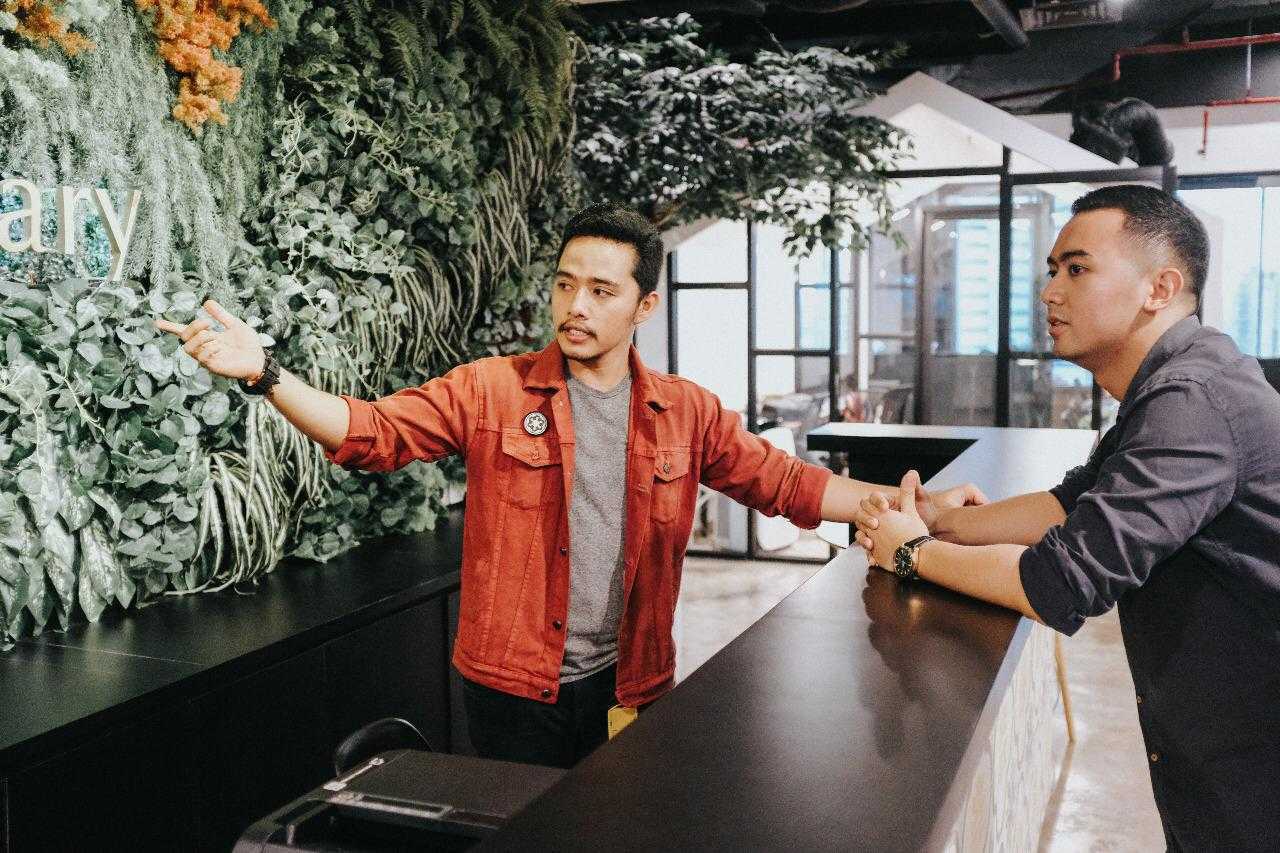 Felix Wibowo  Apiary Co-Working Space Jalan Jend. Gatot Subroto Kav. 27, Rt.03 / Rw.03, Kuningan Timur, Rt.3/rw.3, Kuningan, Kuningan Tim., Setia Budi, Kota Jakarta Selatan, Daerah Khusus Ibukota Jakarta 12950, Indonesia Jalan Jend. Gatot Subroto Kav. 27, Rt.03 / Rw.03, Kuningan Timur, Rt.3/rw.3, Kuningan, Kuningan Tim., Setia Budi, Kota Jakarta Selatan, Daerah Khusus Ibukota Jakarta 12950, Indonesia Studiofix-Apiary-Co-Working-Space  76546