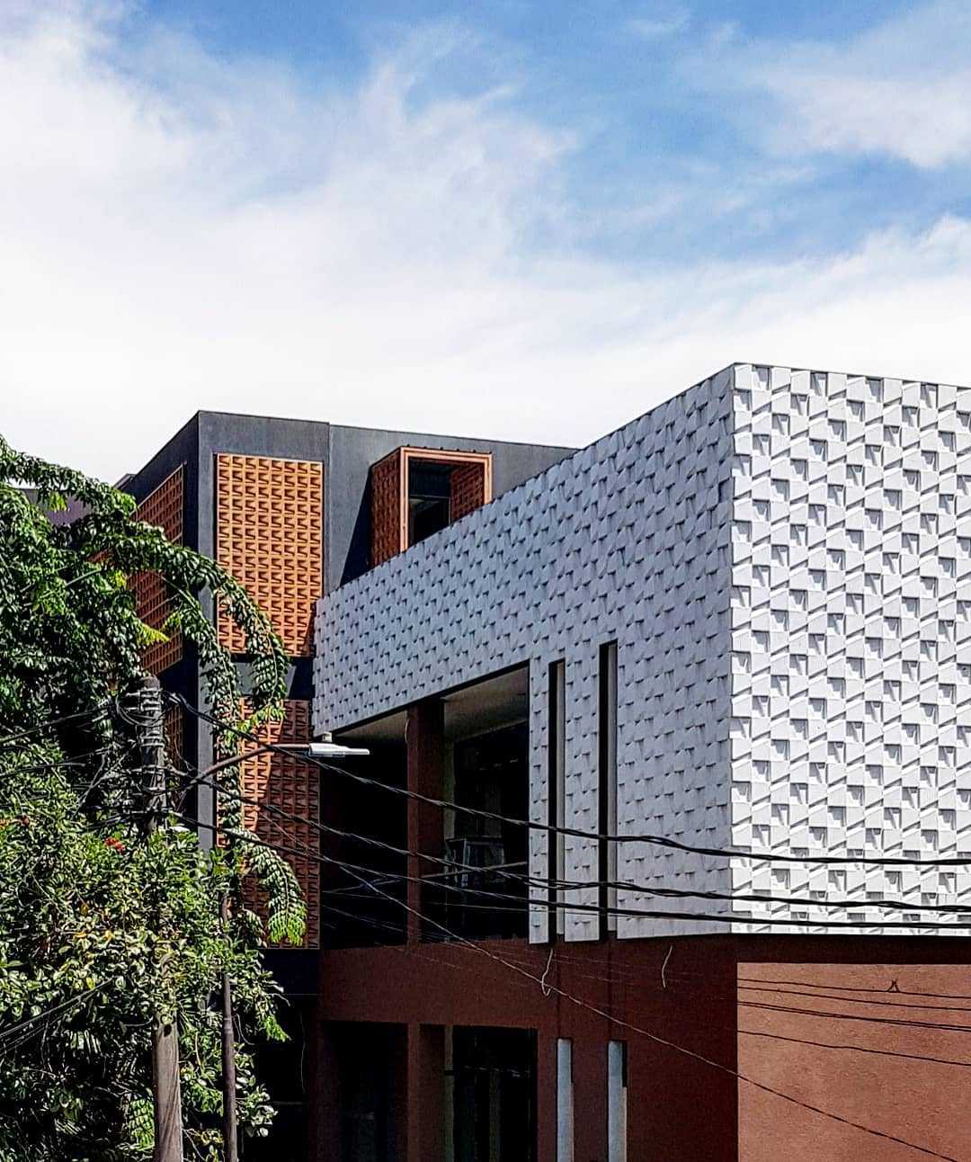 Phidias Architect Babul Rusydi Mosque Jalan Balai Rakyat Rt. 004 Rw. 10 No. 37 Rt. 004 Rw. 10 No. 37, Rt.6/rw.10, Utan Kayu Utara, Jakarta Timur, Kota Jakarta Timur, Daerah Khusus Ibukota Jakarta 13120, Indonesia Jalan Balai Rakyat Rt. 004 Rw. 10 No. 37 Rt. 004 Rw. 10 No. 37, Rt.6/rw.10, Utan Kayu Utara, Jakarta Timur, Kota Jakarta Timur, Daerah Khusus Ibukota Jakarta 13120, Indonesia Phidias-Architect-Babul-Rusydi-Mosque  78668