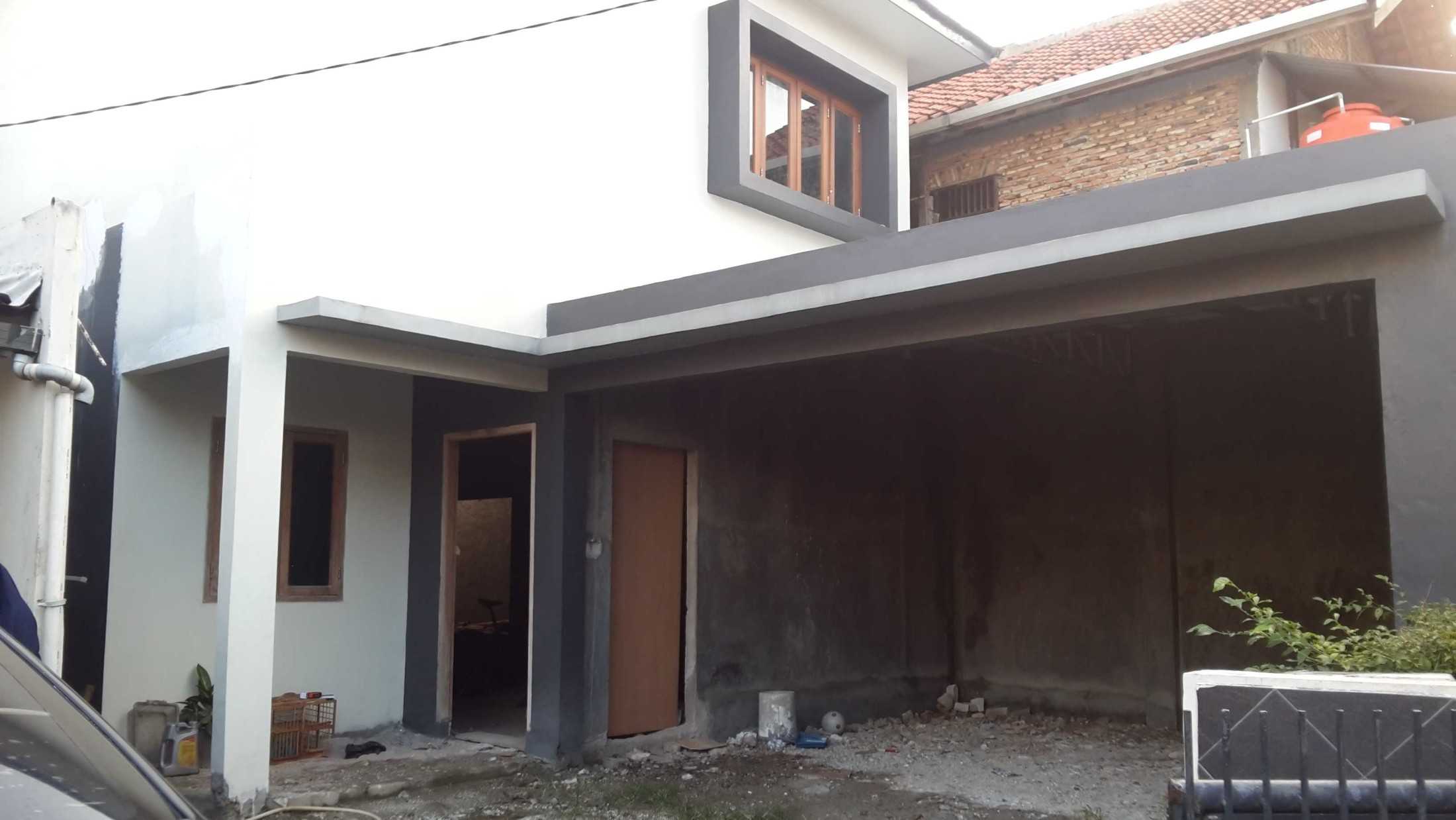 Archimedes Design & Build Refinish Facade Rumah Pojok Pd. Ranji, Kec. Ciputat Tim., Kota Tangerang Selatan, Banten, Indonesia Pd. Ranji, Kec. Ciputat Tim., Kota Tangerang Selatan, Banten, Indonesia Ideall-Design-When-A-Design-Idea-Becomes-Ideal-Design-For-All-Refinish-Facade-Rumah-Pojok  113772