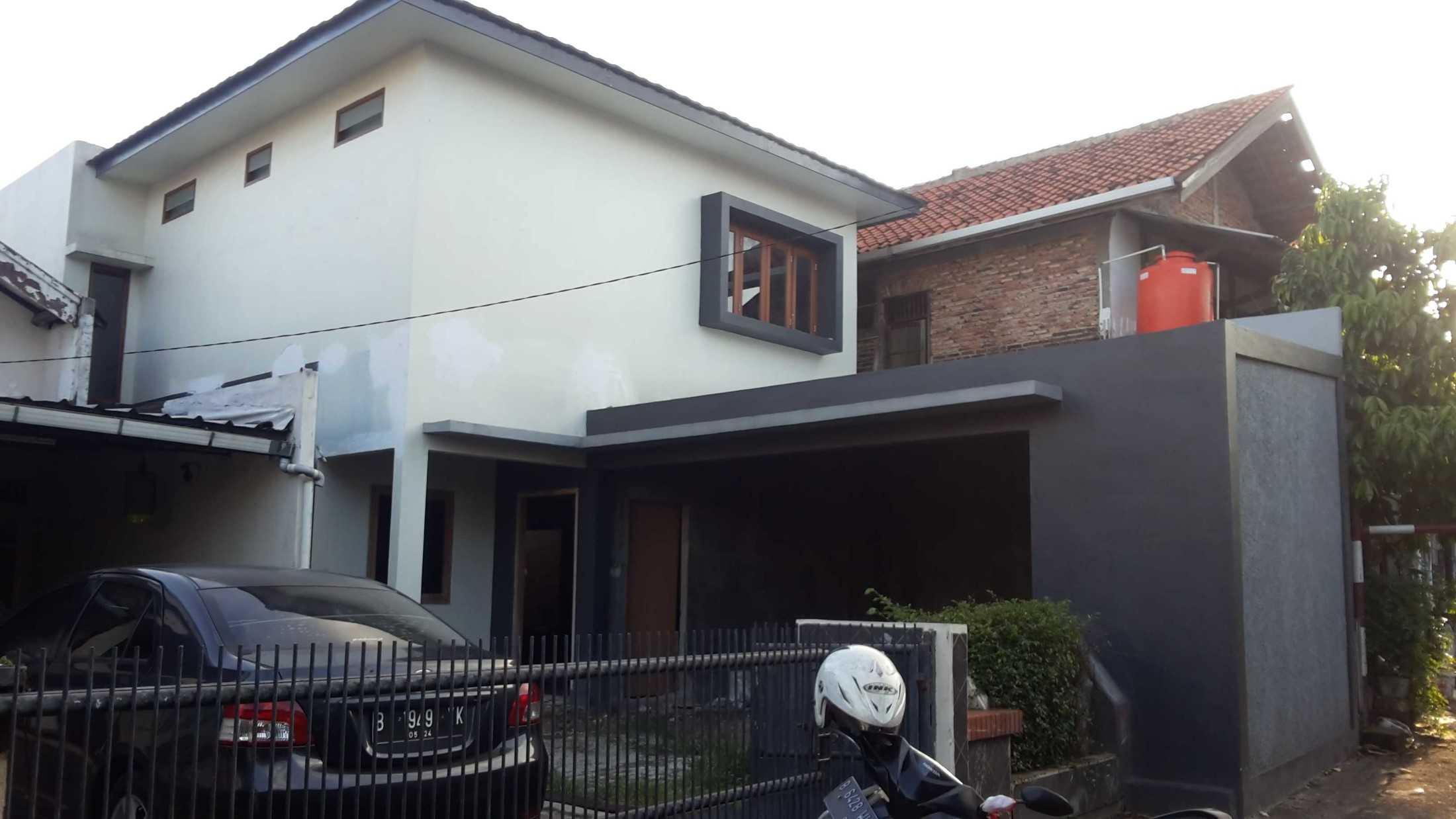 Archimedes Design & Build Refinish Facade Rumah Pojok Pd. Ranji, Kec. Ciputat Tim., Kota Tangerang Selatan, Banten, Indonesia Pd. Ranji, Kec. Ciputat Tim., Kota Tangerang Selatan, Banten, Indonesia Ideall-Design-When-A-Design-Idea-Becomes-Ideal-Design-For-All-Refinish-Facade-Rumah-Pojok  113775