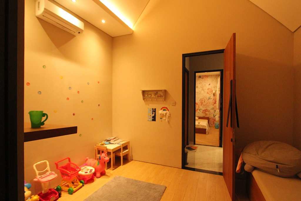 Dsi Architect Dak House Blok H6, Jl. Nias Raya No.23, Rw. Mekar Jaya, Kec. Serpong, Kota Tangerang Selatan, Banten 15310, Indonesia Blok H6, Jl. Nias Raya No.23, Rw. Mekar Jaya, Kec. Serpong, Kota Tangerang Selatan, Banten 15310, Indonesia Dsi-Architect-Dak-House  117901