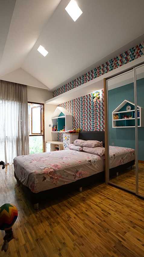 Imron Yusuf-Ifd Architects Solid Void House Bekasi Bar., Kota Bks, Jawa Barat, Indonesia Bekasi Bar., Kota Bks, Jawa Barat, Indonesia Imron-Yusuf-Ifd-Architects-Solid-Void-House  58308