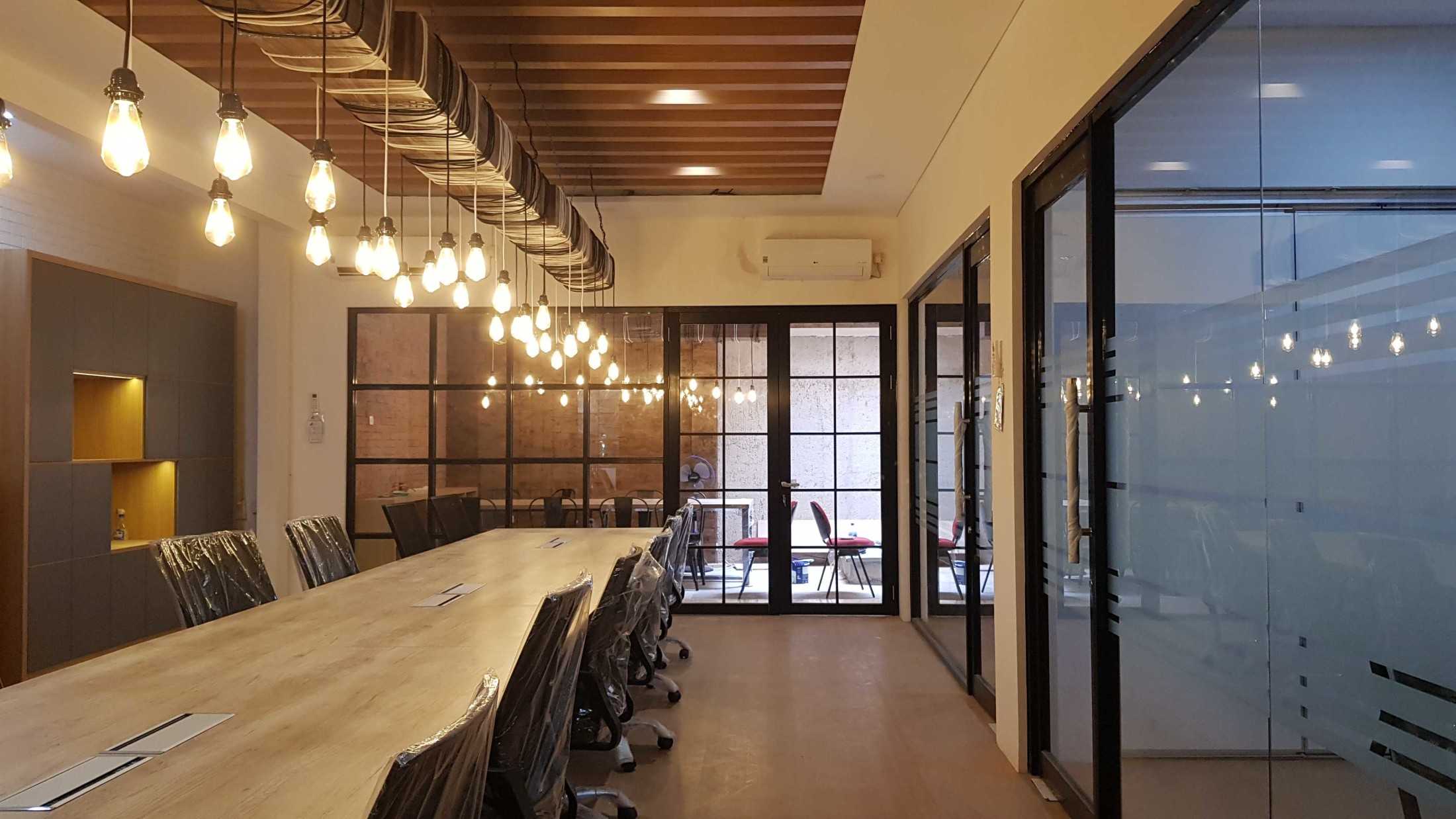 Integrate Design & Build Dpk Office Jl. Administrasi Negara I, Bend. Hilir, Kecamatan Tanah Abang, Kota Jakarta Pusat, Daerah Khusus Ibukota Jakarta, Indonesia Jl. Administrasi Negara I, Bend. Hilir, Kecamatan Tanah Abang, Kota Jakarta Pusat, Daerah Khusus Ibukota Jakarta, Indonesia Integrate-Design-Build-Dpk-Office  136058