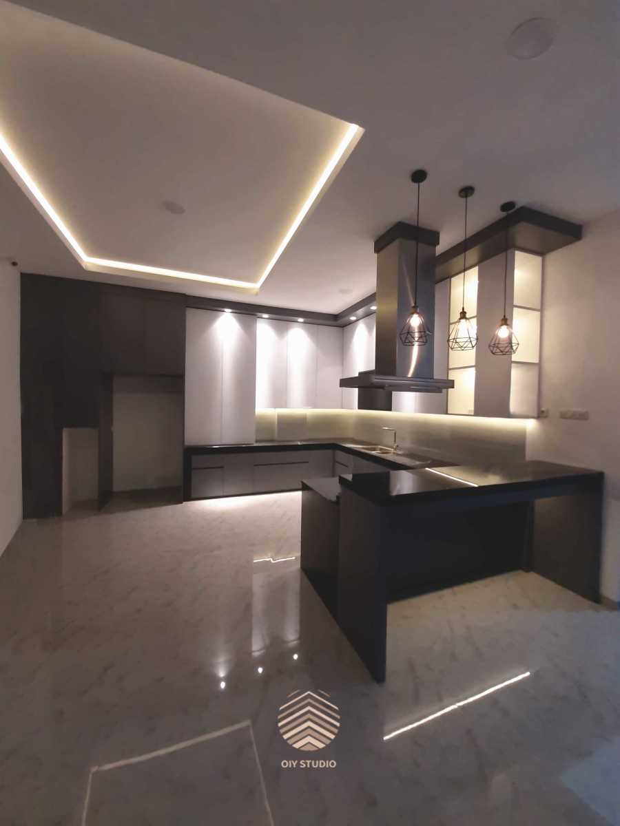 Foto inspirasi ide desain dapur skandinavia Oiystudio-c-kitchen-set oleh Oiystudio di Arsitag