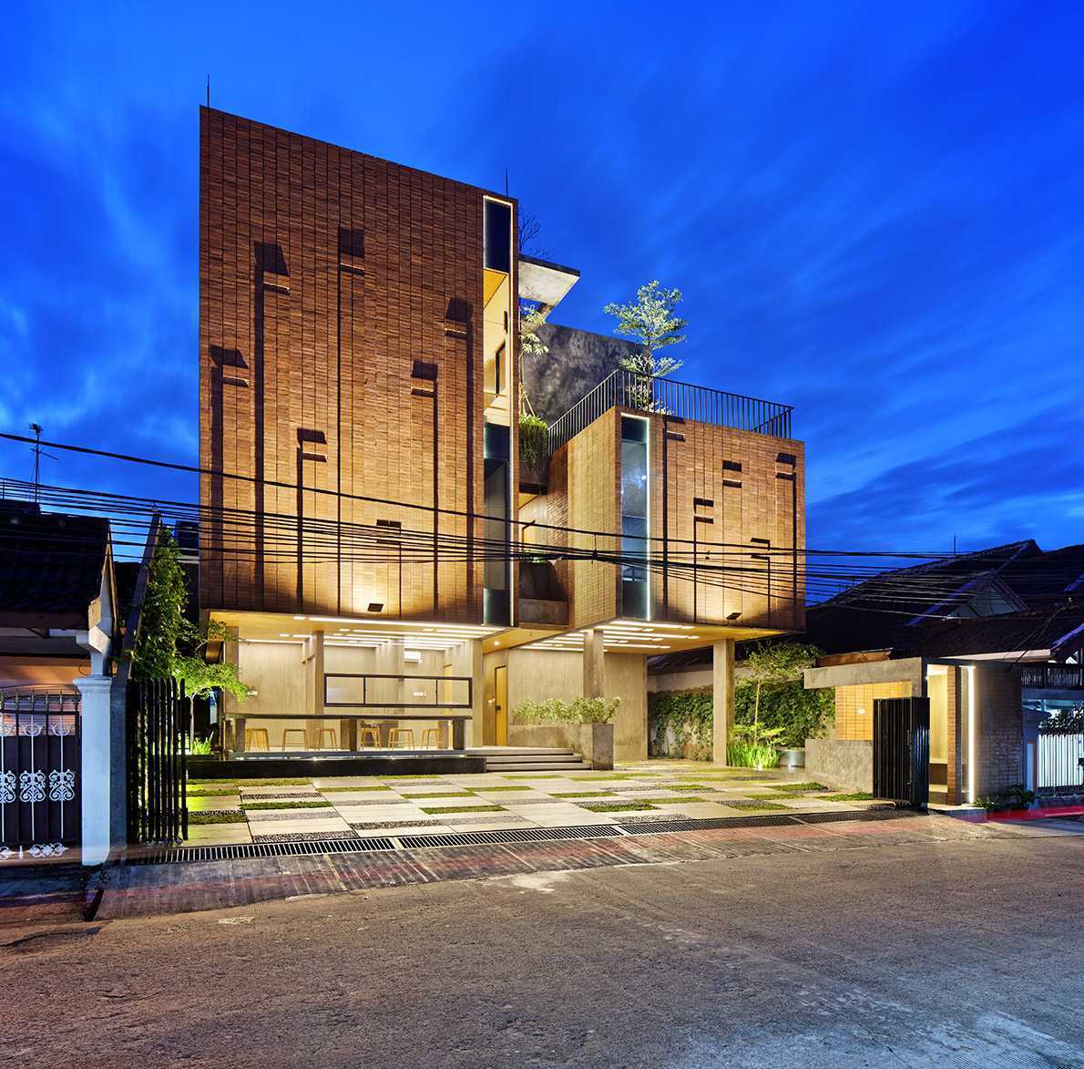 Delution The Equalizer Jatiwaringin, Pondokgede, Bekasi City, West Java, Indonesia Jatiwaringin, Pondokgede, Bekasi City, West Java, Indonesia Side View Contemporary,industrial,modern,kontemporer 36781