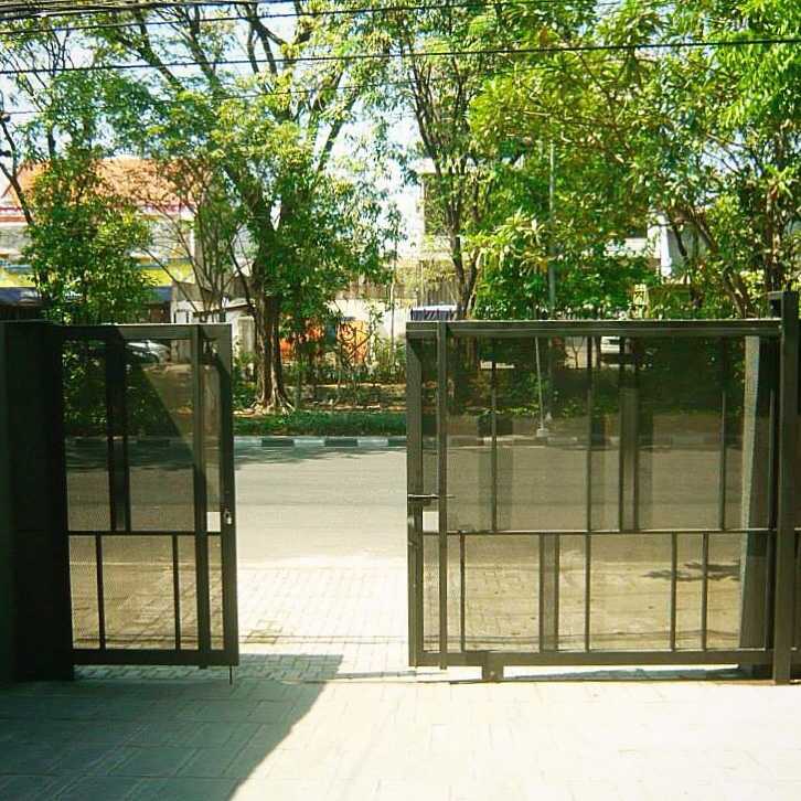 Simple Projects Architecture Pb131 Office Jl.perak Barat 131, Surabaya - Indonesia Jl.perak Barat 131, Surabaya - Indonesia Front Gate  23448