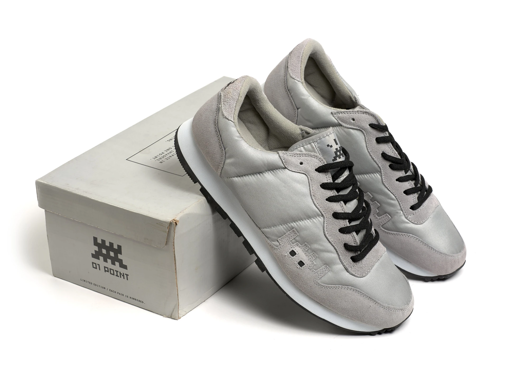 Sneakers d'invasion Grey