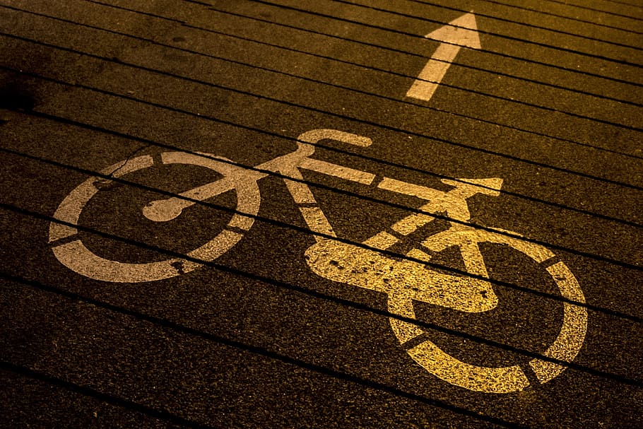 Belgium&#8217;s first &#8216;smart lighting&#8217; installed along 22-kilometre cycle path in Flanders