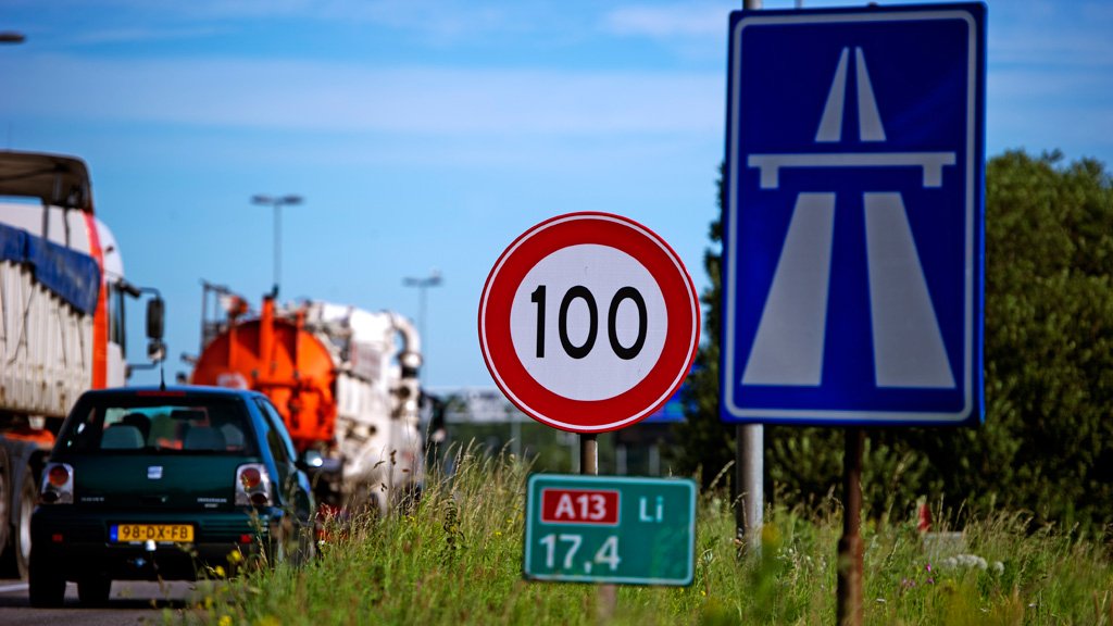 Speed checks on 100 km/h motorways rendered useless by Dutch navigation app