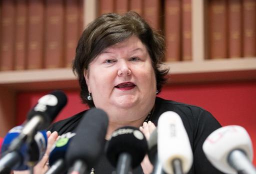 Sick people, &#8216;stay at home, I mean it,&#8217; says Maggie De Block