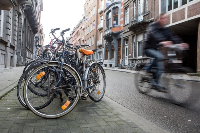 Coronavirus: Ghent mulls wider cycle lanes amid drop in car traffic