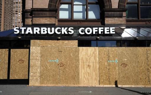 Restaurants and small businesses to reopen in New York on Monday