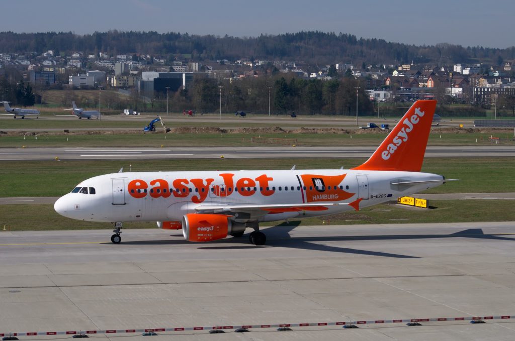 EasyJet expects to cut 75% of services for coming months