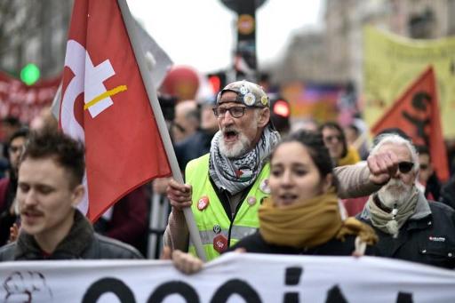 French police warn Yellow vest protesters ahead of Paris demonstrations