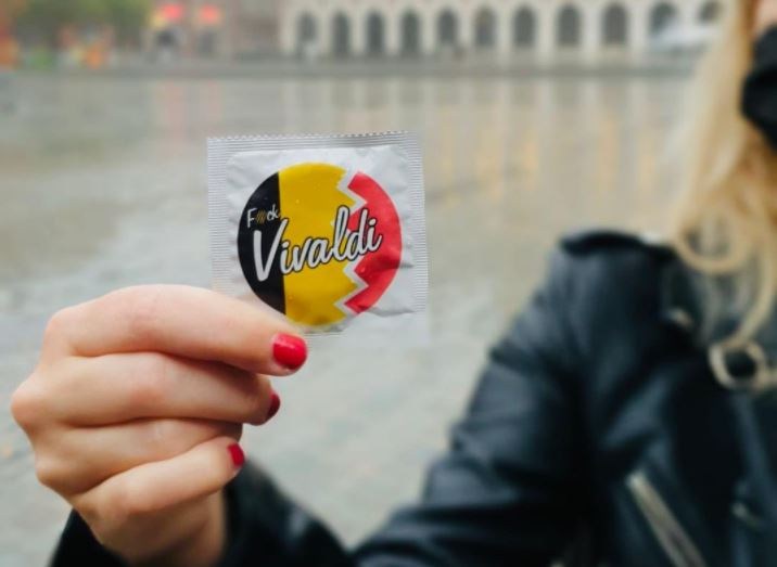 &#8216;Flanders is getting screwed&#8217;: N-VA youth distributes condoms against Vivaldi government