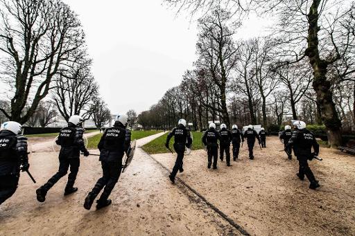 Police block Brussels protest against coronavirus measures